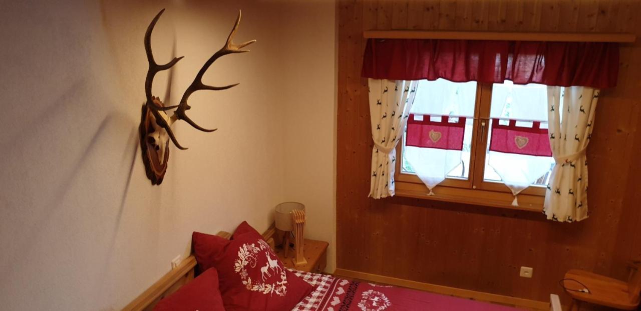 Ferienhaus & Ferienwohnung Winay Wayna Gotschna Blick Klosters-Serneus Extérieur photo